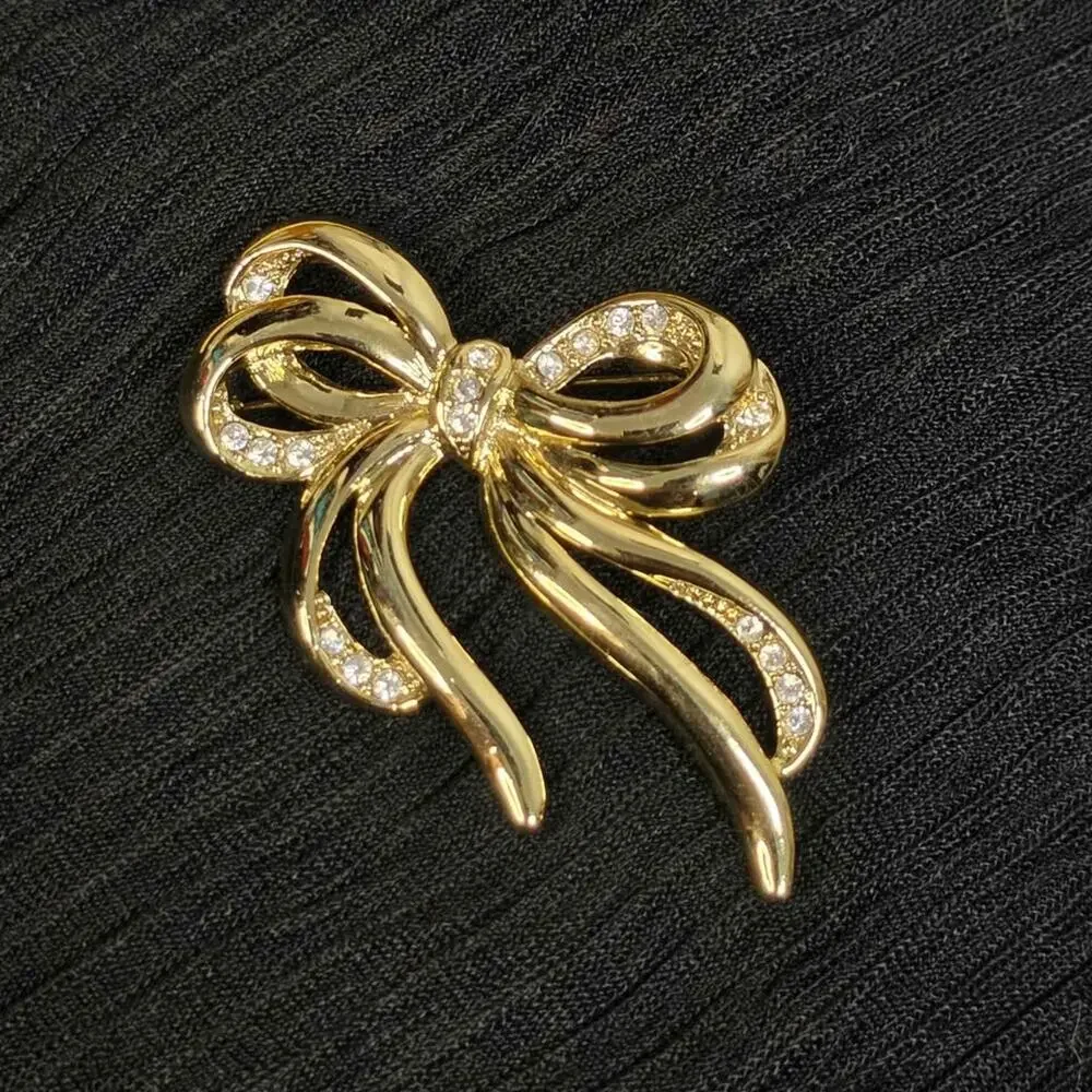 Vintage Bow Brooch Gold Tone Rhinestone Coquette Danecraft Signed